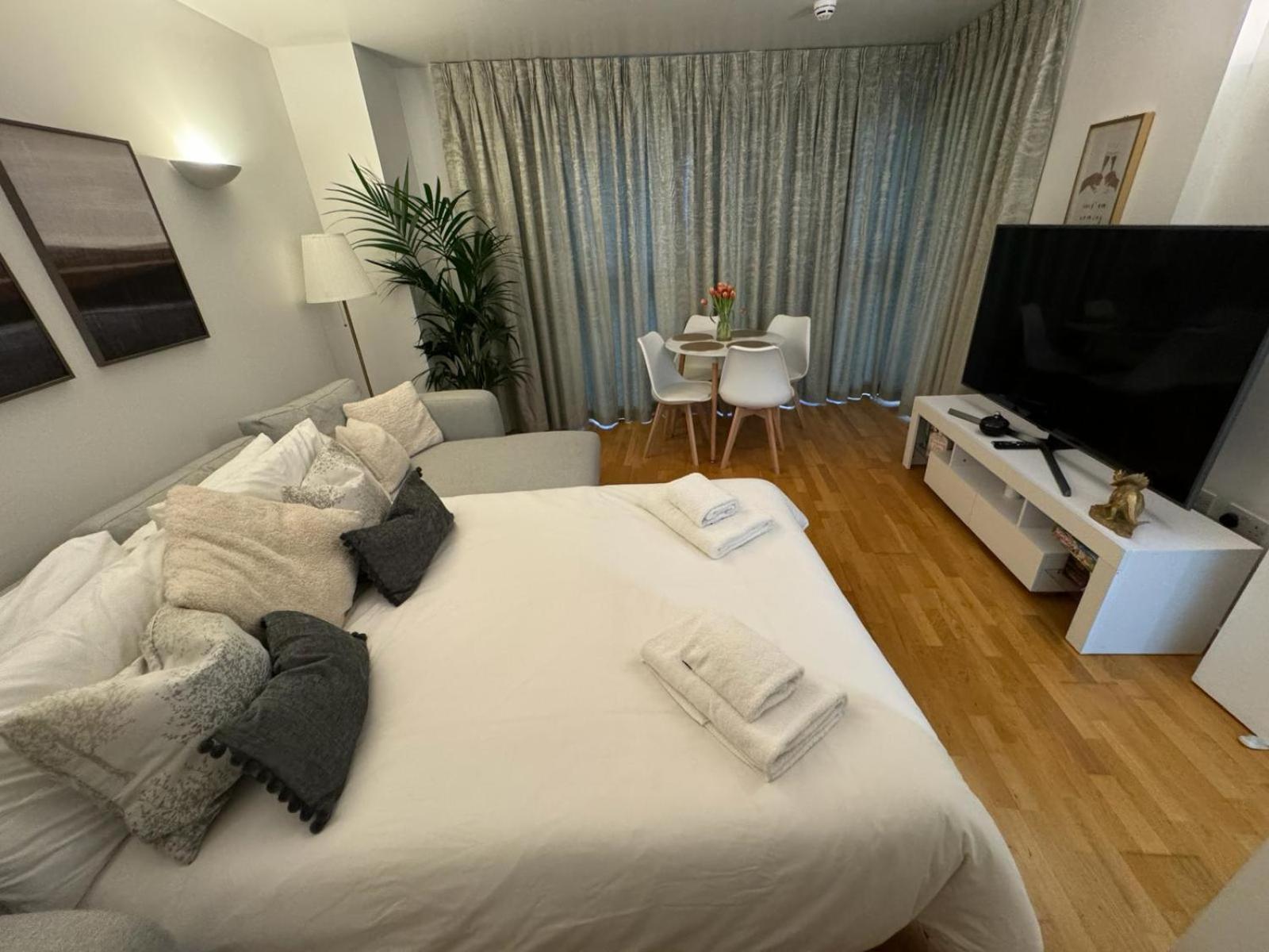 Luxury Apartment In Canary Wharf Londres Exterior foto